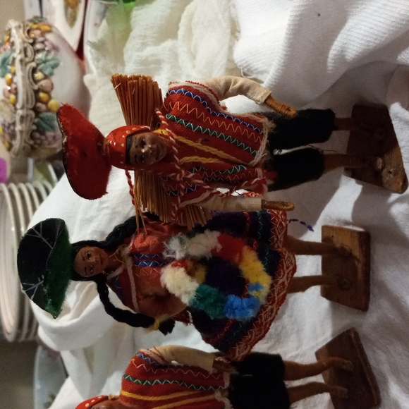 Set of Handmade Antique Peruvian Dolls. - Picture 3 of 3